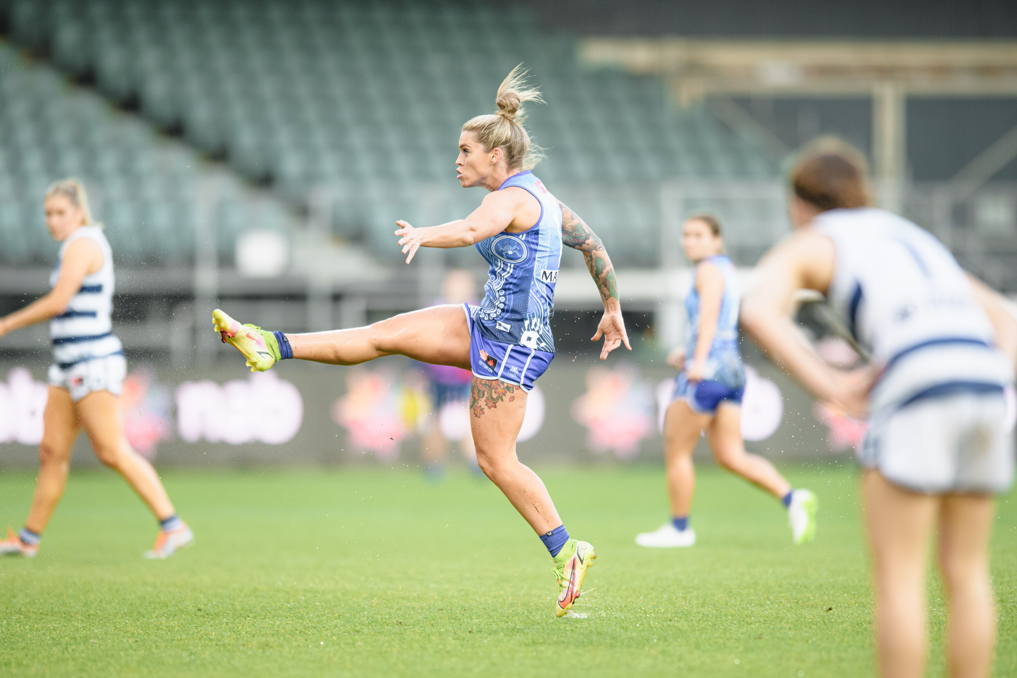 AFL R4 match report: Roos hold off Cats to stay undefeated in Tassie